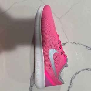 Girl’s Nike sneakers